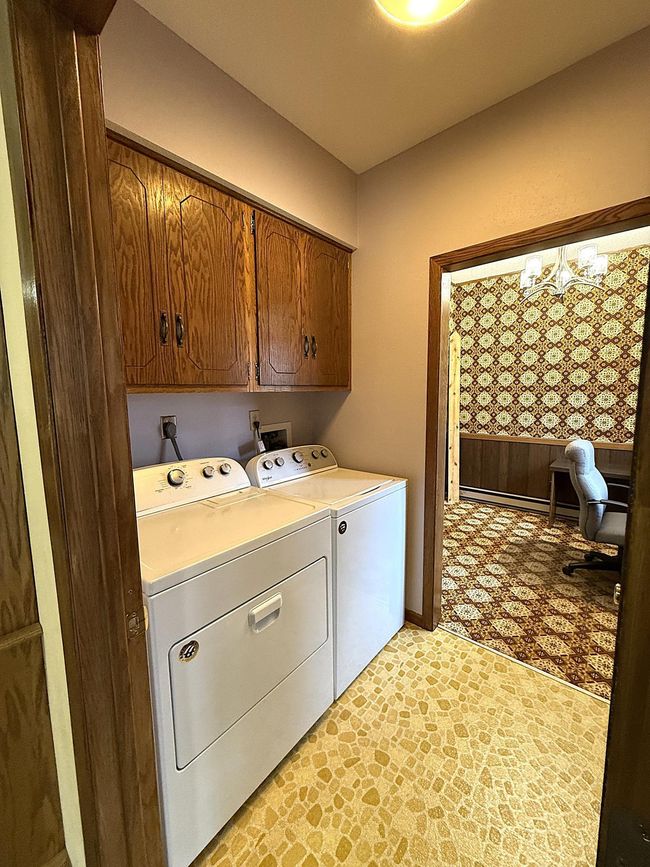 Laundry on Main Floor | Image 48
