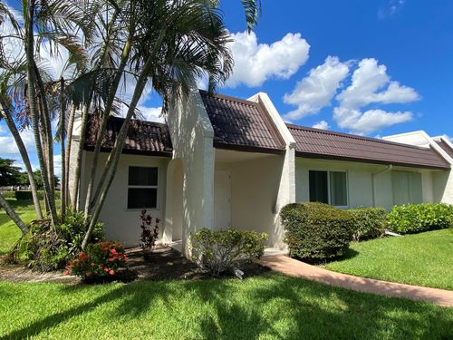 127 Lake Susan Dr, West Palm Beach, FL, 33411-9255 | Card Image