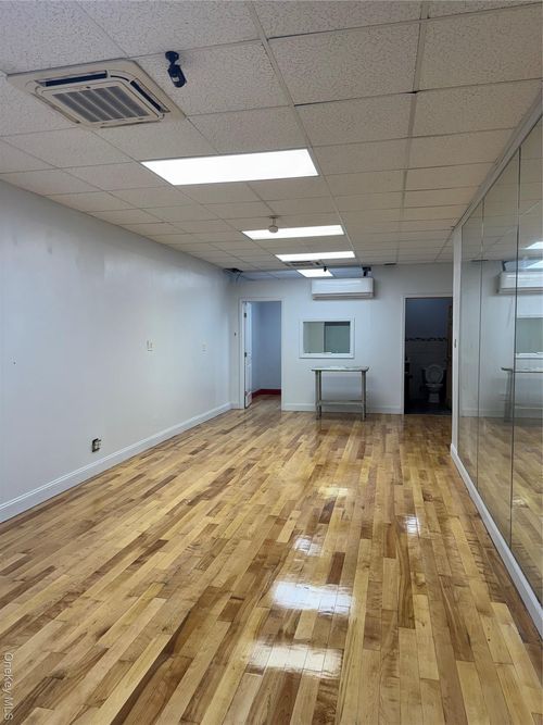 10907 Farmers Blvd, Saint Albans, NY, 11412-1064 | Card Image