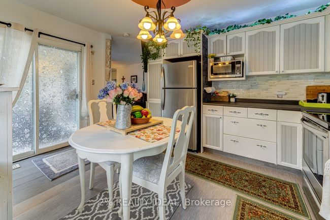 141 River Rd E, House other with 2 bedrooms, 2 bathrooms and 7 parking in Wasaga Beach ON | Image 19
