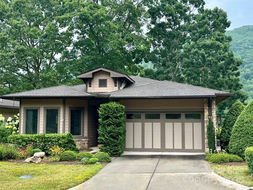 84 Alexander Dr, Maggie Valley, NC, 28751-4531 | Card Image
