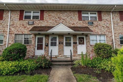 unit-402-200 W Main St, Maple Shade, NJ, 08052-2427 | Card Image