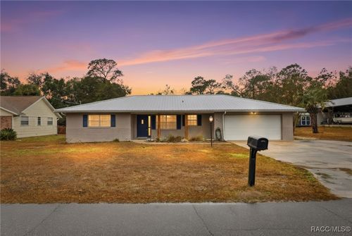 920 N Lyle Ave, Crystal River, FL, 34429-5715 | Card Image