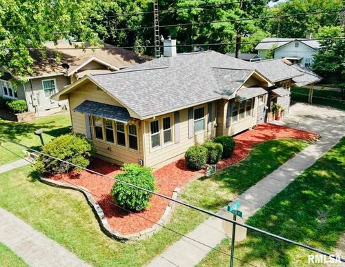308 W Reed St, Benton, IL, 62812-1140 | Card Image