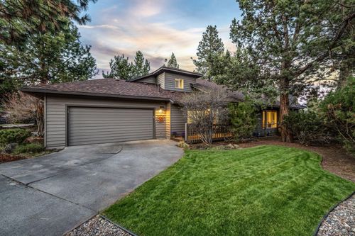 3054 Nw Clubhouse Dr, Bend, OR, 97703-7538 | Card Image