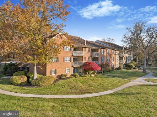 71 Drummers Ln, WAYNE, PA, 19087-1513 | Card Image