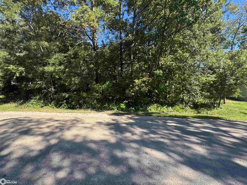 3215 & 6001 E Lakeshore & Waukonda, Brooklyn, IA, 52211 | Card Image