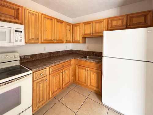 102-8287 Ne Miami Ct, Miami, FL, 33138-3725 | Card Image