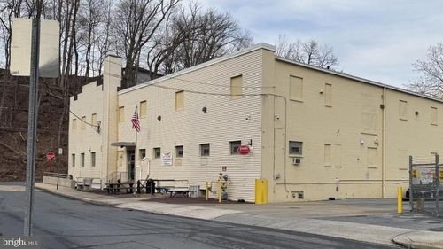 11 Main St, MOHNTON, PA, 19540-2012 | Card Image