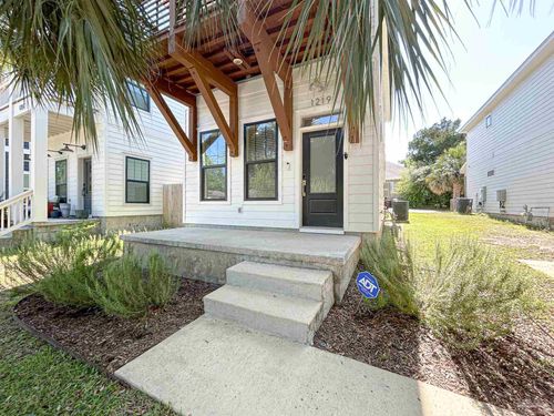 1219 N Guillemard St, Pensacola, FL, 32501-2677 | Card Image