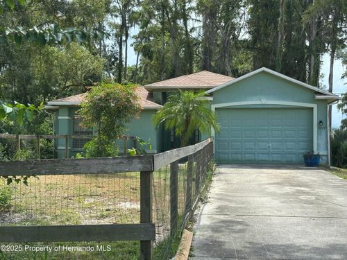 8977 Lake Dr, New Port Richey, FL, 34654-4820 | Card Image