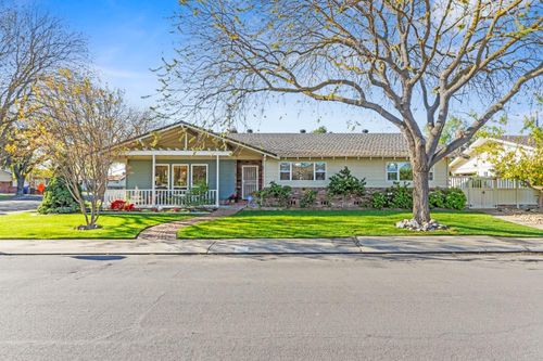 402 Northwood Dr, Modesto, CA, 95350-3177 | Card Image