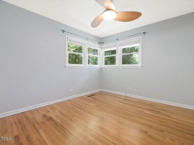 32-Bedroom 2 | Image 16
