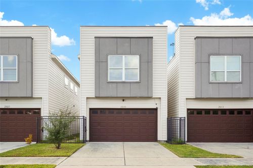 2509 Des Chaumes St, Houston, TX, 77026-6037 | Card Image