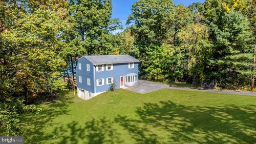 2635 Wynonah Dr, AUBURN, PA, 17922-9427 | Card Image