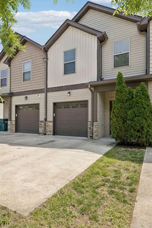 215 Cedar St, Lebanon, TN, 37087-2847 | Card Image