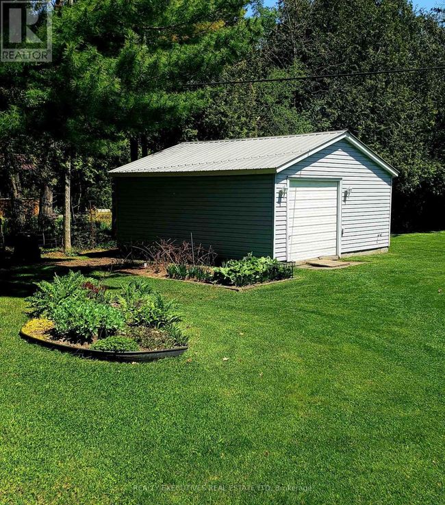 7 B1 Rd, House other with 3 bedrooms, 2 bathrooms and 3 parking in Lombardy ON | Image 9