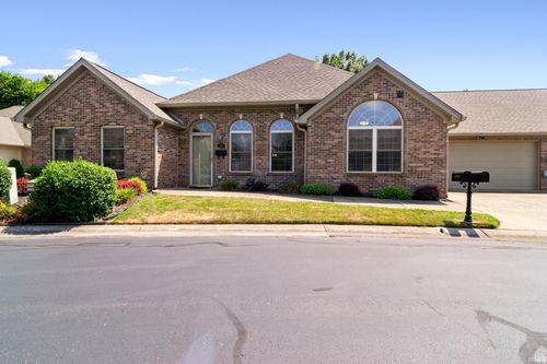 8200 Wyntree Villas Dr, Newburgh, IN, 47630-2535 | Card Image