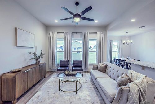 132 Headland Dr, Thibodaux, LA, 70301-6425 | Card Image