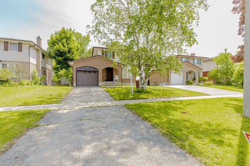 81 Bechtel Dr, Kitchener, ON, N2P1S7 | Card Image