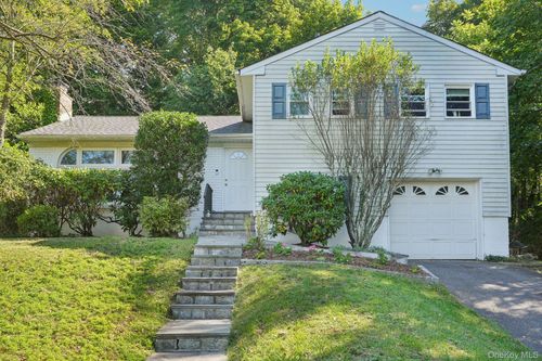 6 Leawood Dr, Briarcliff Manor, NY, 10510-1316 | Card Image
