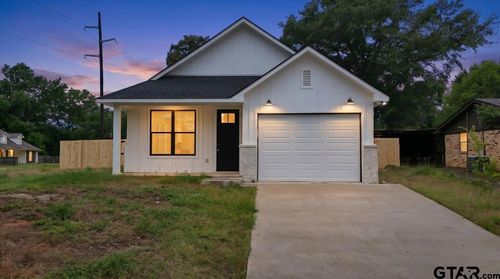 307 S Langham St, Troup, TX, 75789-2223 | Card Image