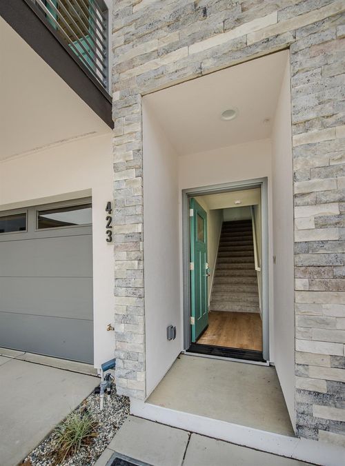 423 Cleveland St, Woodland, CA, 95695-3901 | Card Image