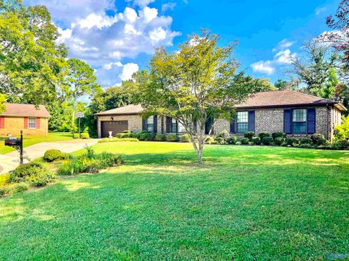 806 Petitt Cir Se, Huntsville, AL, 35802-2506 | Card Image