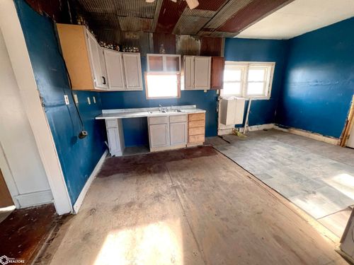 303 W 3rd St, Lineville, IA, 50147-5025 | Card Image