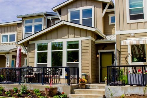 1934 W Summit Pkwy, Spokane, WA, 99201-7006 | Card Image