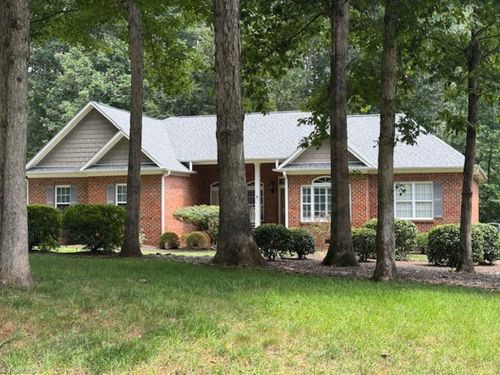 189 S March Ferry Rd, Advance, NC, 27006-7514 | Card Image