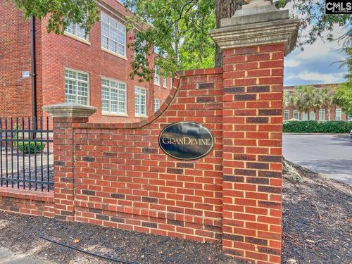 705 Maple St, Columbia, SC, 29205-1752 | Card Image
