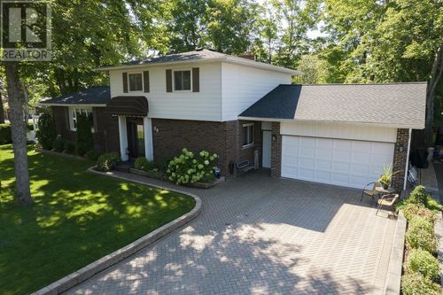 39 Val St, Sault Ste. Marie, ON, P6A5B4 | Card Image