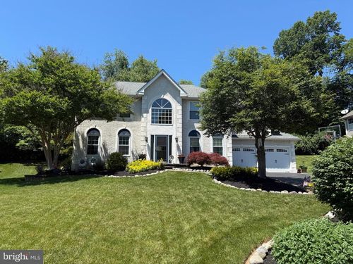 1204 Woodsview Dr, Garnet Valley, PA, 19060-2119 | Card Image
