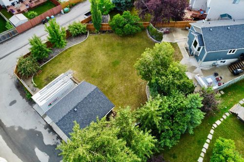 230 Mount Lorette Pl Se, Calgary, AB, T2Z2L9 | Card Image