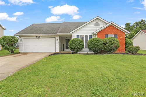 3237 Eastridge Dr, Shiloh, IL, 62221-3421 | Card Image
