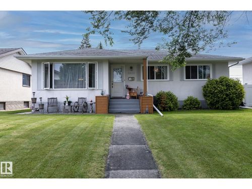 10623 75 St Nw, Edmonton, AB, T6A2Z8 | Card Image