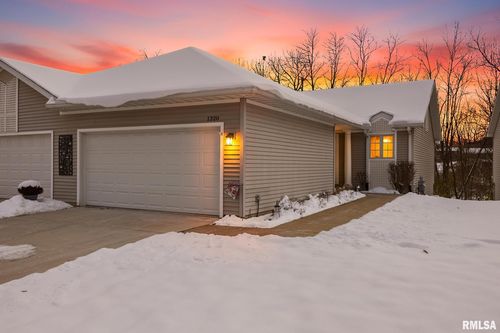 1320 W Cress Creek Ct, Peoria, IL, 61614-1579 | Card Image