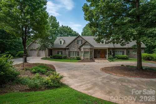 237 Conifer Way, Shelby, NC, 28150-7302 | Card Image