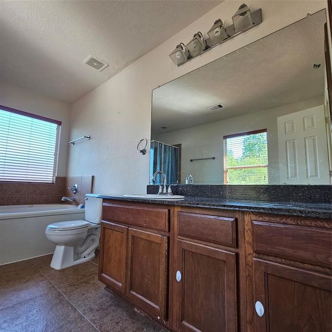 11727 Madison Oak St, House other with 3 bedrooms, 3 bathrooms and 2 parking in Houston TX | Image 28