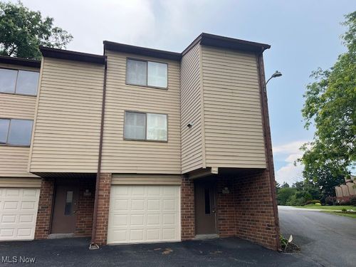 2157 Penguin Avenue, Akron, OH, 44319 | Card Image