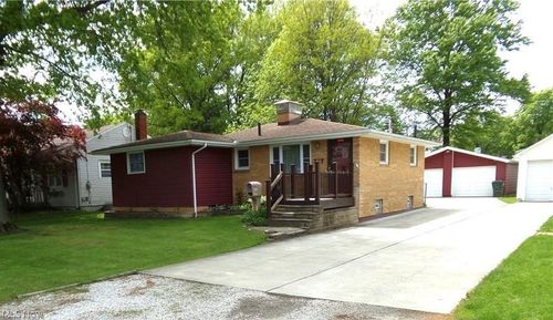 317 Wrexham Ave Sw, Massillon, OH, 44646-3730 | Card Image