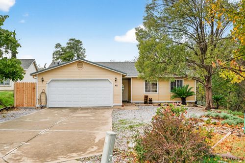 40 Ortega Ct, Redding, CA, 96003-7111 | Card Image