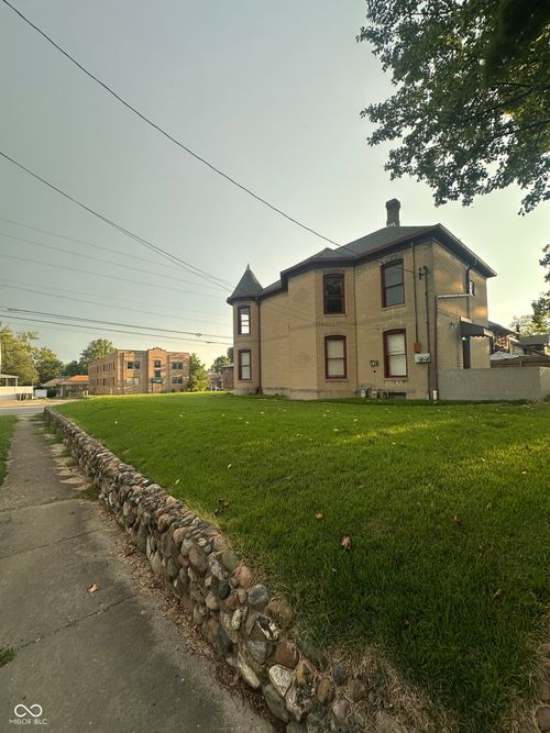 4626 E Washington St, Indianapolis, IN, 46201-4772 | Card Image