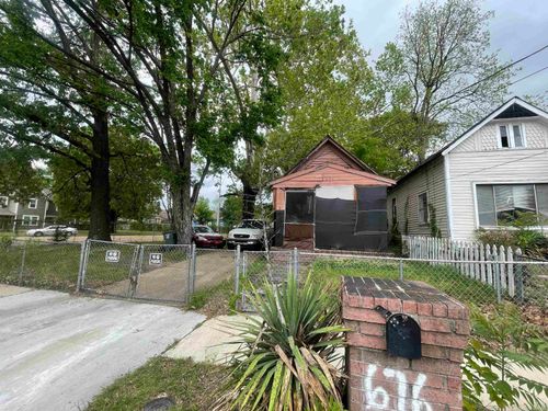 676 Looney Ave, Memphis, TN, 38107-2512 | Card Image