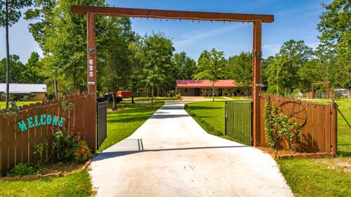 260 J T Smith Dr, Corrigan, TX, 75939-8117 | Card Image