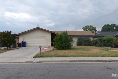 3718 Barbara Avenue, Bakersfield, CA, 93309 | Card Image