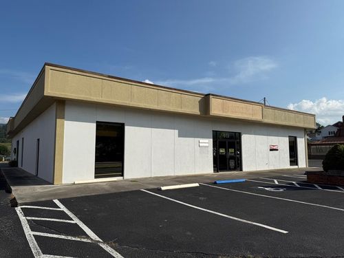 619 W Main St, Lebanon, VA, 24266-3809 | Card Image