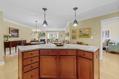 205-490 Main St, Northborough, MA, 01532-3606 | Card Image