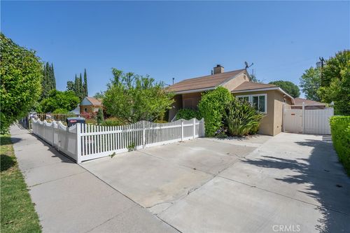 6700 Capps Ave, Reseda, CA, 91335-5208 | Card Image